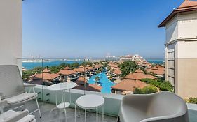 Luxury Azizi Mina Beachfront Apartments By Globalstay